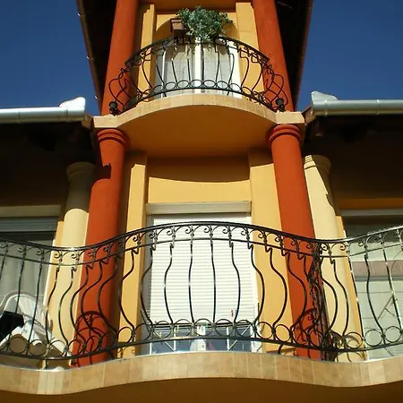 Bed & Breakfast Mediterran-apartmanok-harkany 3*