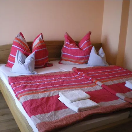 Mediterran-apartmanok-harkany Bed & Breakfast 3*
